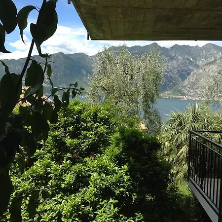 Casa Anny Bed and Breakfast Μαλτσεζίνε